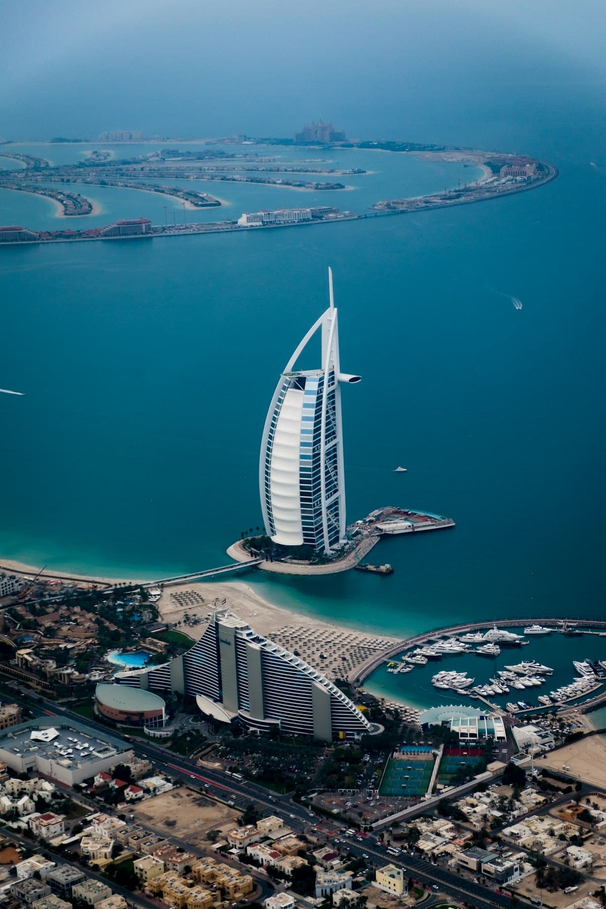 Dubai car lift coverage — Palm Jumeirah and Dubai city routes